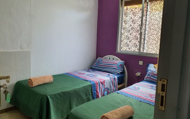 Low Cost Room Las Llaves 1