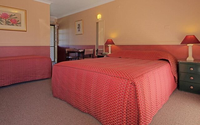 Milton Village Motel