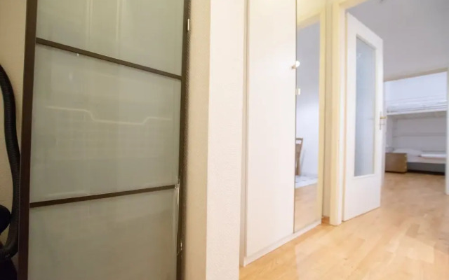 Tolstov-Hotels Large Central Apartment