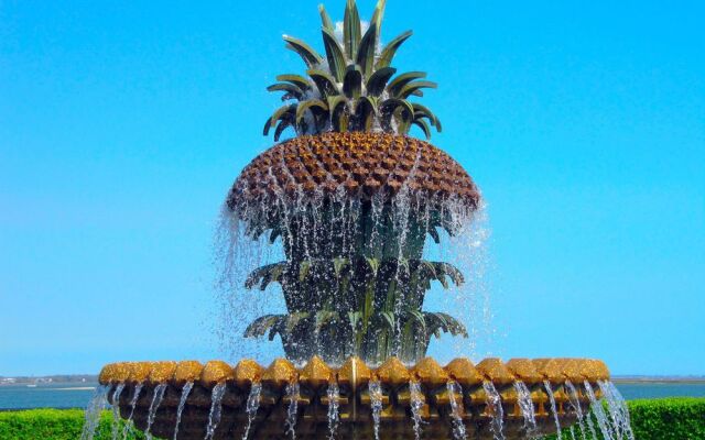 Gentry Hotel by RedAwning