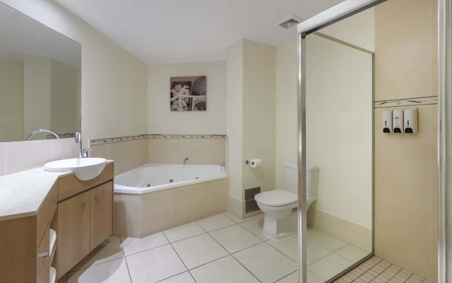 Piermonde Apartments - Cairns