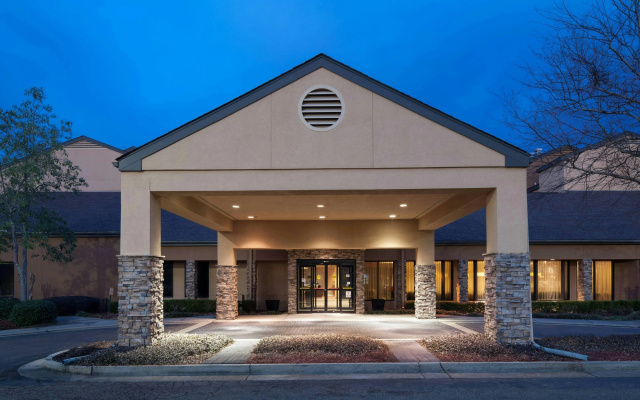 Courtyard by Marriott Jackson