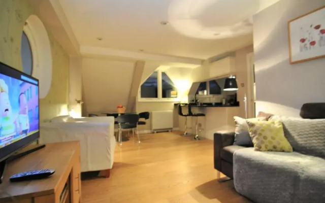 The Courtyard 10