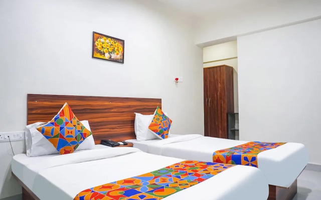 Fabhotel Everest Inn
