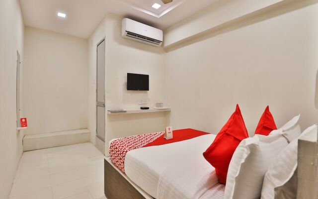 OYO 13598 Chandra Villas