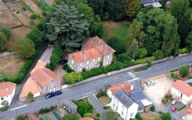 aux deux cèdres