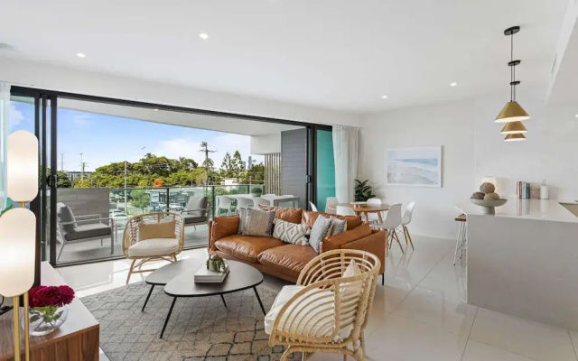 Gorgeous 3-bed Apartment With City Views