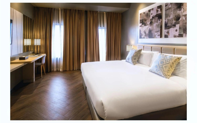 Summit Hotel Greenhills