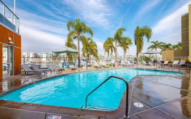 Marina Del Rey Waterfront Apartments