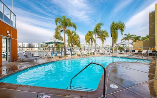 Marina Del Rey Waterfront Apartments