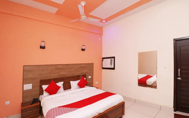 Hotel Almond Leaf By OYO Rooms