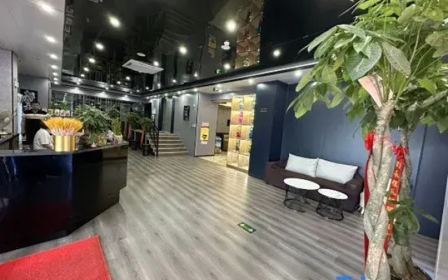 Lakes E-Sports Hotel (Water Conservancy and Hydropower College)