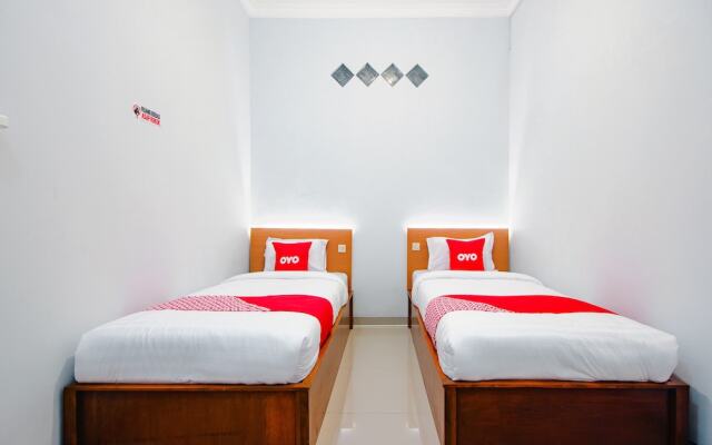 Oyo 2217 Permana Guesthouse Syariah