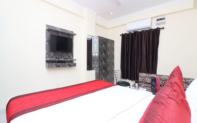 OYO 13658 Hotel Tanish Palace