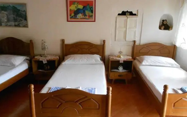 Guest House Alvaro