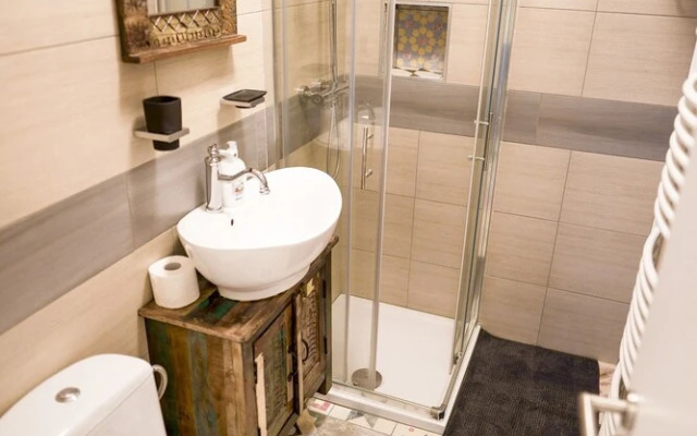 Lovely Apartment Under the Castle Hill