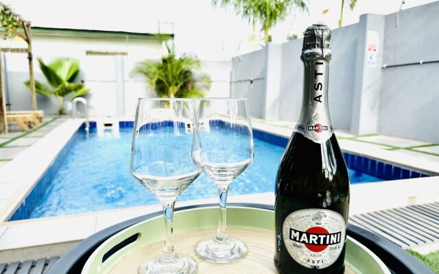 Luxurious Villa With Private Pool, Hot Tub and Bar