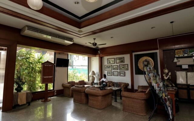 Nida Rooms White Gate 2 Walking