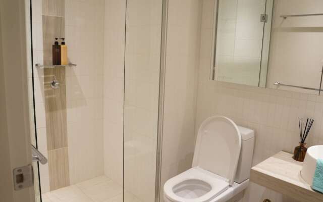 Level 39 Fulton Lane Apartment