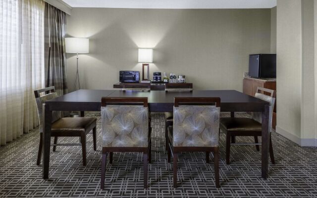 DoubleTree by Hilton Kansas City - Overland Park