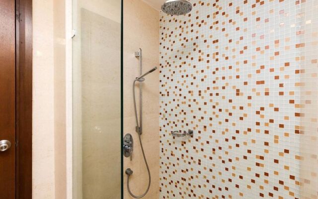 Cozy & Modern Guesthouse @ Regalia Residence