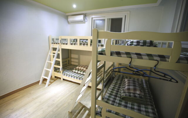 Bluefish Guesthouse - Hostel