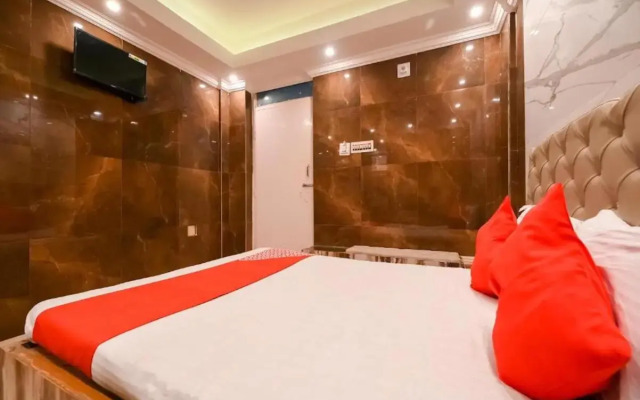 Oyo Flagship 806008 Hotel New Athiti Nivas