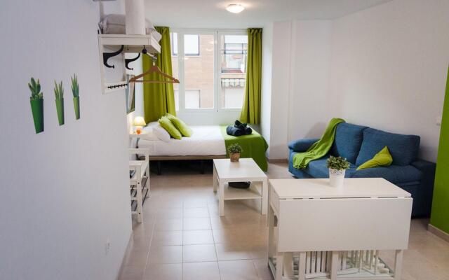 Holidays2Malaga Juan de Mena Apartments