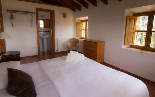 Petit Hotel Hostatgeria La Victoria