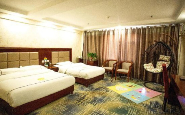 Baiyinquxinghongqiao Business Hotel