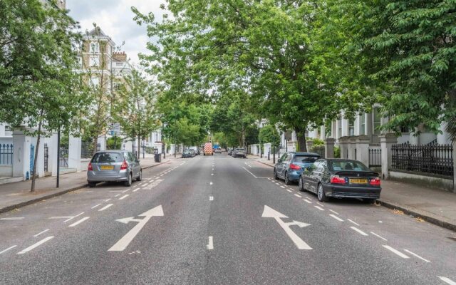 Lovely Chelsea Home Near The Thames by Underthedoormat