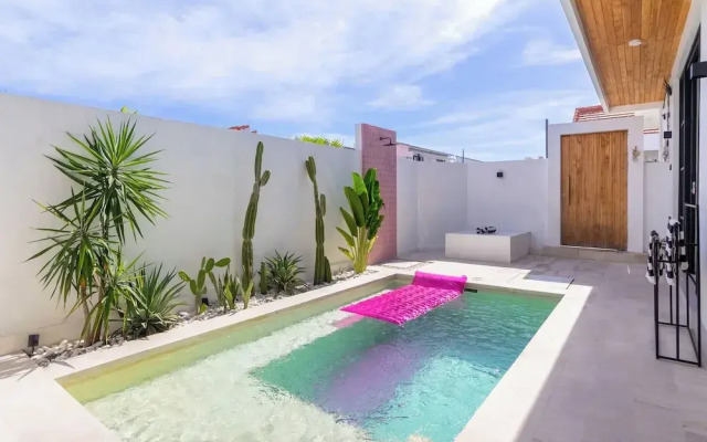 Stylish Private Pool Villa in Pererenan