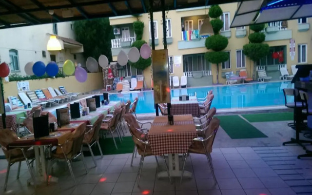 Club Sunset Apart
