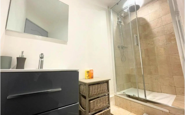 2 bedrooms 2 bathrooms 1 min Palais & beaches