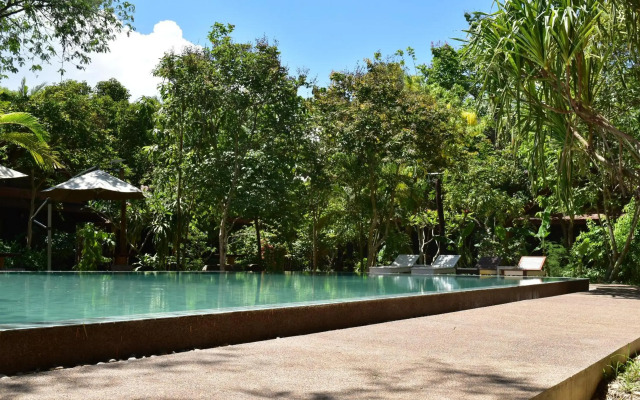 Palm Village Resort & Spa