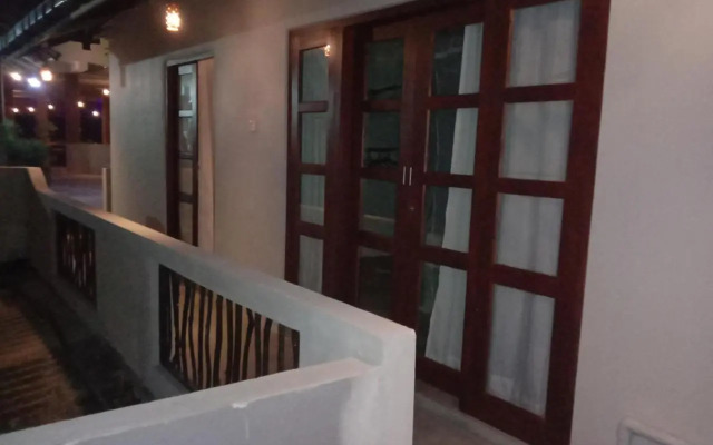 Coconut Surf Inn