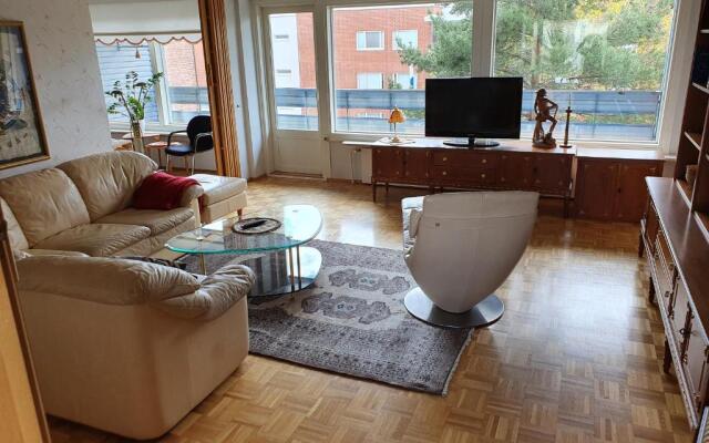 Large apartment with 4 bedrooms, central location