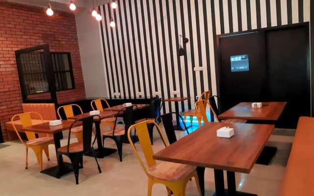 Iris Suites