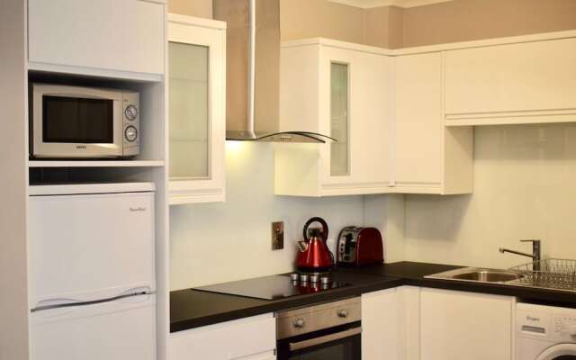 2 Bedroom Apartment Near City Centre