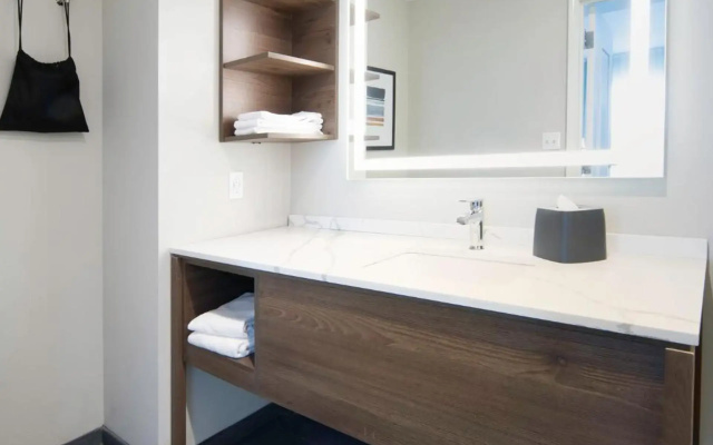 Staybridge Suites Cincinnati East Milford by IHG