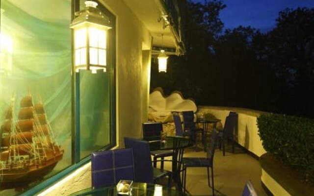 Elmar Hotel