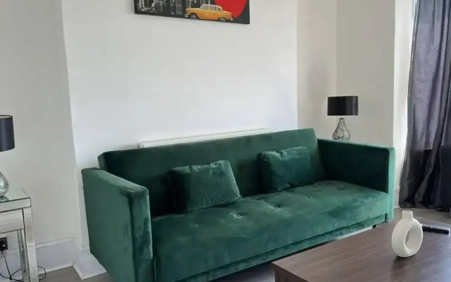 Captivating 2-bed Apartment in Newport