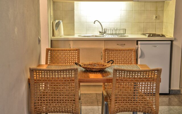 Iro Suites