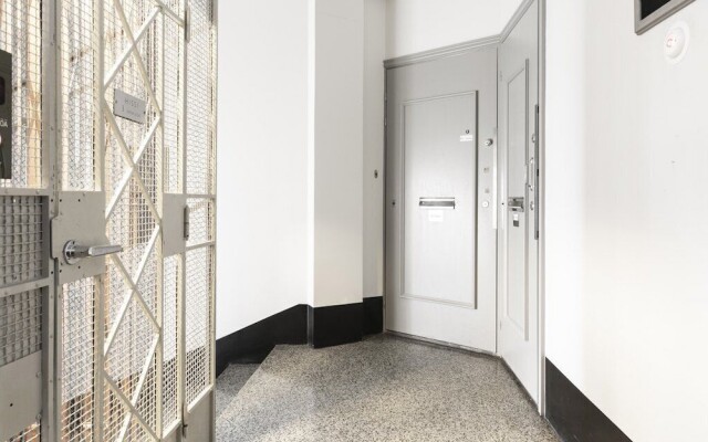 2ndhomes Bright Top Floor Studio in Fredrikinkatu