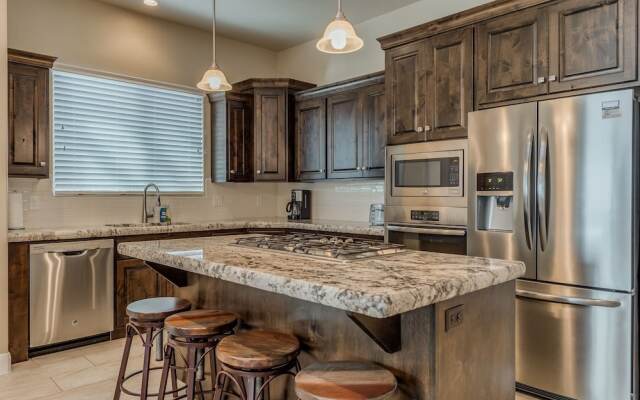 Zion's Point 3 Bedroom Apts by RedAwning