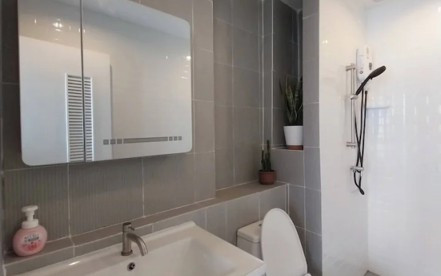 Riverview Condo Near Icon Siam Hi Speed Internet