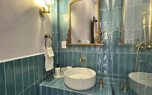 HOLT's Hotel De Mi Independencia