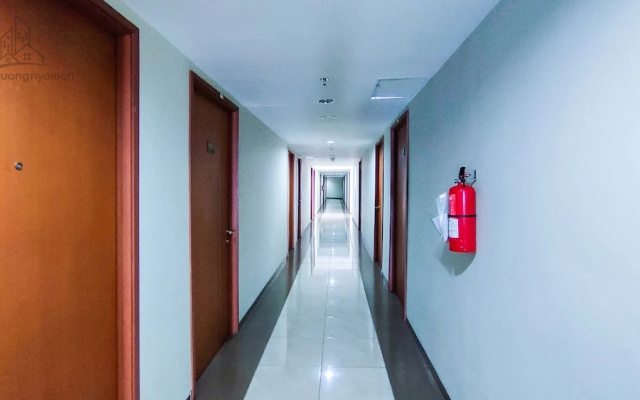 Ruang Nyaman at Apartment GreenLake View – Hotel Rooms – South Tangerang