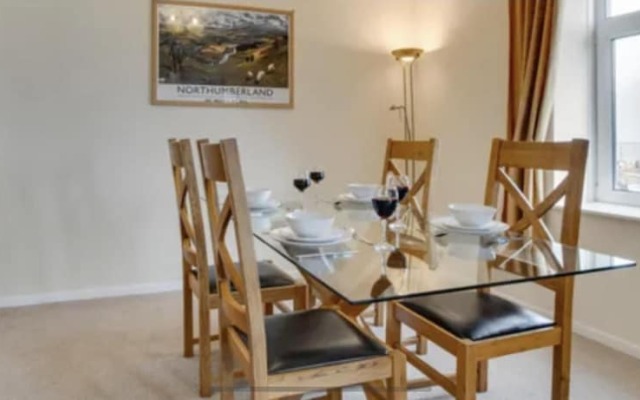 Two Bedroom Maisonette With Balcony and sea Views