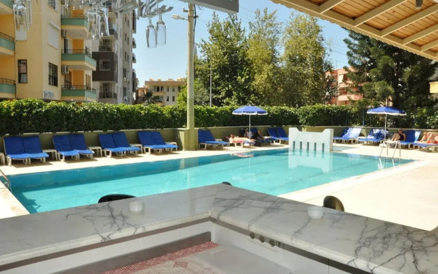 Almera Aparthotel